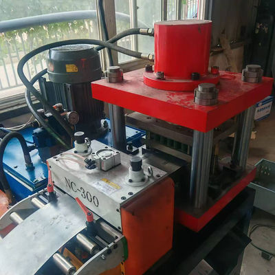 Un bon prix. Ligne de production de plateaux de câbles à entraînement par chaîne pour applications lourdes en ligne