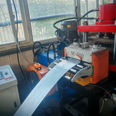 Un bon prix. Machine de perforation de plateau de câble entièrement automatique 380V 440V 220V Facile à utiliser en ligne