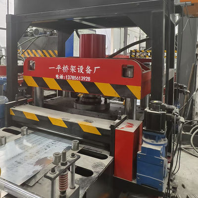 Goede prijs. PLC-besturingsmachine voor het dekken van kabelbakken voor nauwkeurige productie 10-15m/min Productiesnelheid online