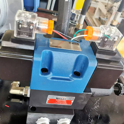 Un buen precio. Sistema de control PLC de metal Máquina de perforar bandejas de cable 220V Producción y salida en línea