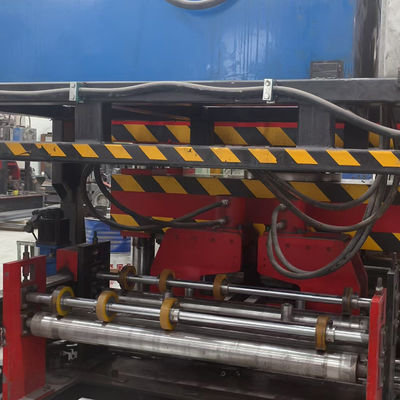 Хорошая цена. PLC Control Vertical Split Body Cable Tray Forming Machine с гидравлическим давлением толщина сырья 2 мм онлайн
