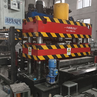 İyi bir fiyat. Otomatik besleme kalıplama kablo tepsisi imalat makinesi 2 * 45kw 2mm ham madde kalınlığı çevrimiçi