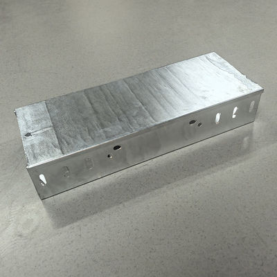 良い価格 軽量 熱浸し 鋼筋ケーブル トレイ 高い耐腐蝕性 鉄鋼の重荷容量 オンライン