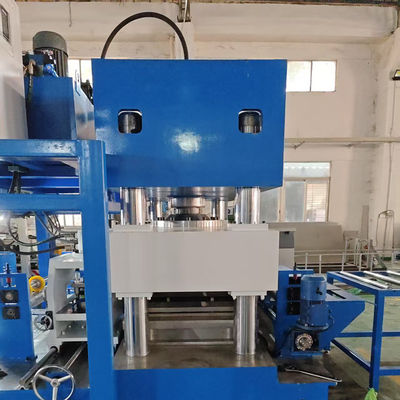 Un bon prix. Machine de formage de plateau de gestion de câbles métalliques en acier Machine de perforation de plateau de câbles en ligne