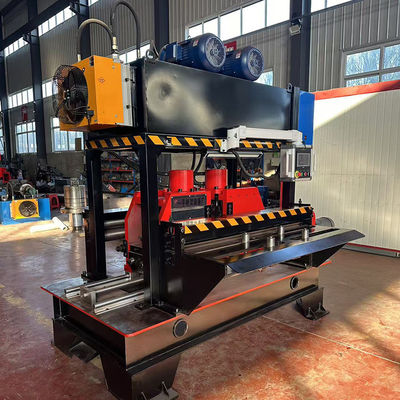 Un buon prezzo. 220V Voltage Metal Cable Tray Punching Machine per i disegni di vassoi versatili in linea