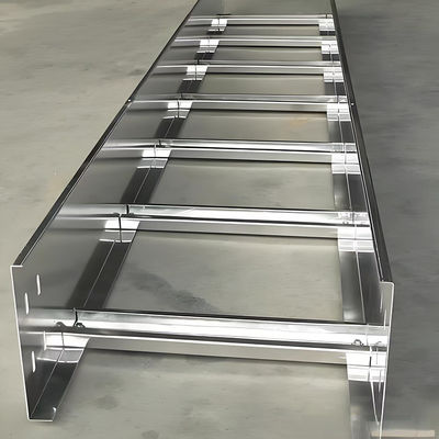 Un buon prezzo. Lunghezza del vassoio del cavo della scala ventilata 3-6 m per un flusso d'aria e una ventilazione ottimali in linea